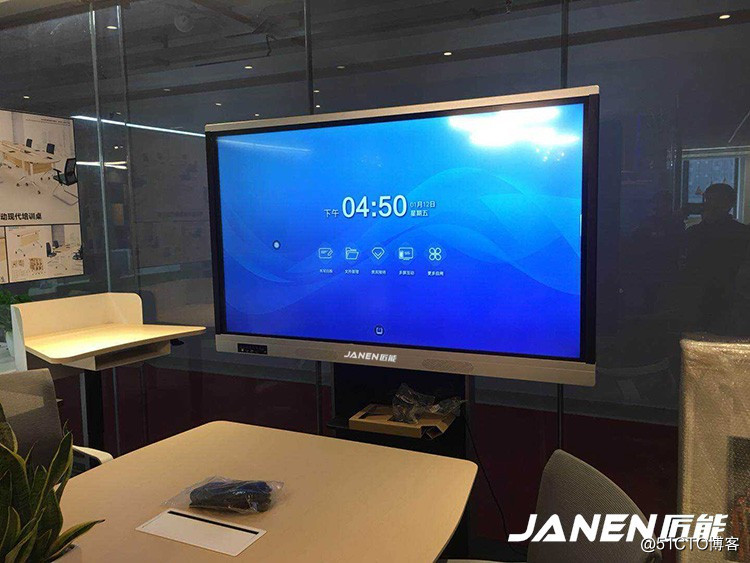 会议平板、液晶拼接屏和LED屏哪个好？