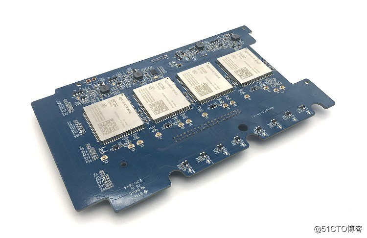 基于MTK7623N芯片的香蕉派 Banana Pi BPI-R2 开源硬件，智能通信物联网网关