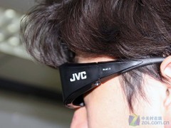 双向电动镜头!JVC 3D 1080p投影机亮相 